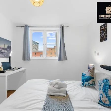 Mercury Centre Netflix Dedicated Workspace By Your Perfect Short Lets