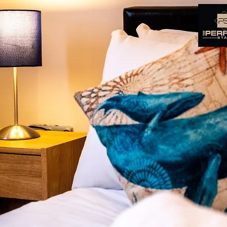 Mercury Centre Netflix Dedicated Workspace By Your Perfect Short Lets Daire Birmingham