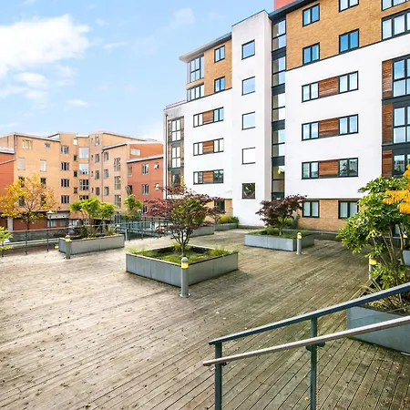 Mercury Centre Netflix Dedicated Workspace By Your Perfect Short Lets Birmingham
